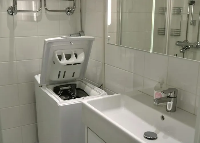 Convenient For 2 In Apartamento Helsinki